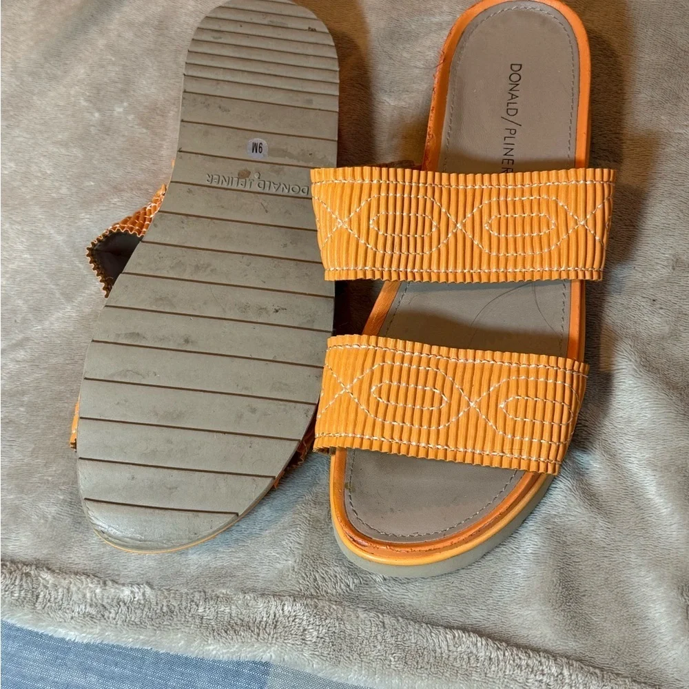 Donald Pliner Cait Orange slide Wedge Ladies size 9